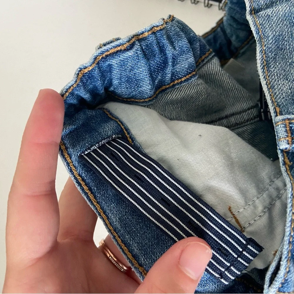 EUC | Oshkosh B’gosh girl’s patched raw hem light wash‎ relaxed denim shorts 14